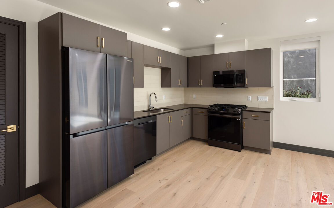 118 N Orlando Ave Unit: 101