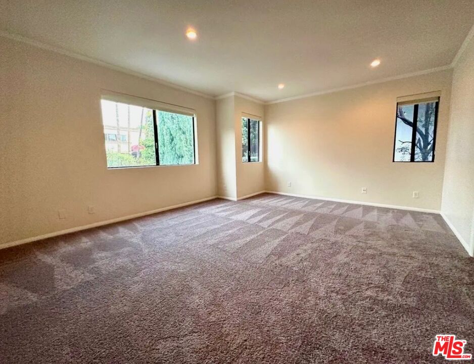 805 N West Knoll Dr Unit: 1