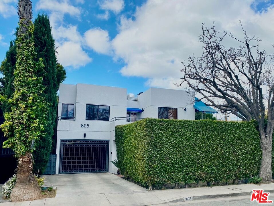 805 N West Knoll Dr Unit: 1