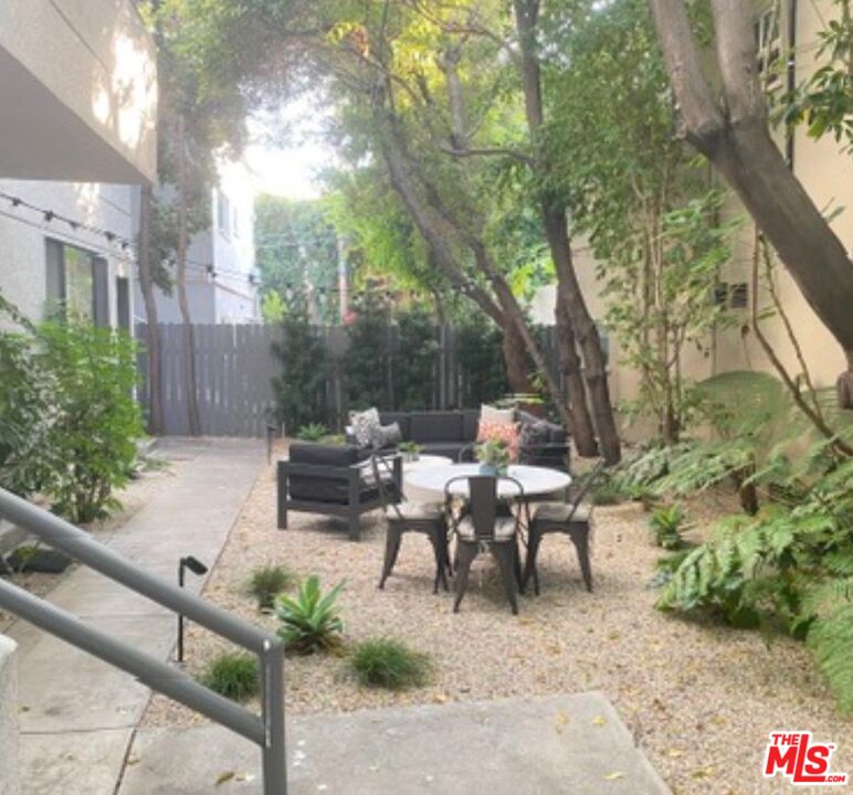 805 N West Knoll Dr Unit: 1