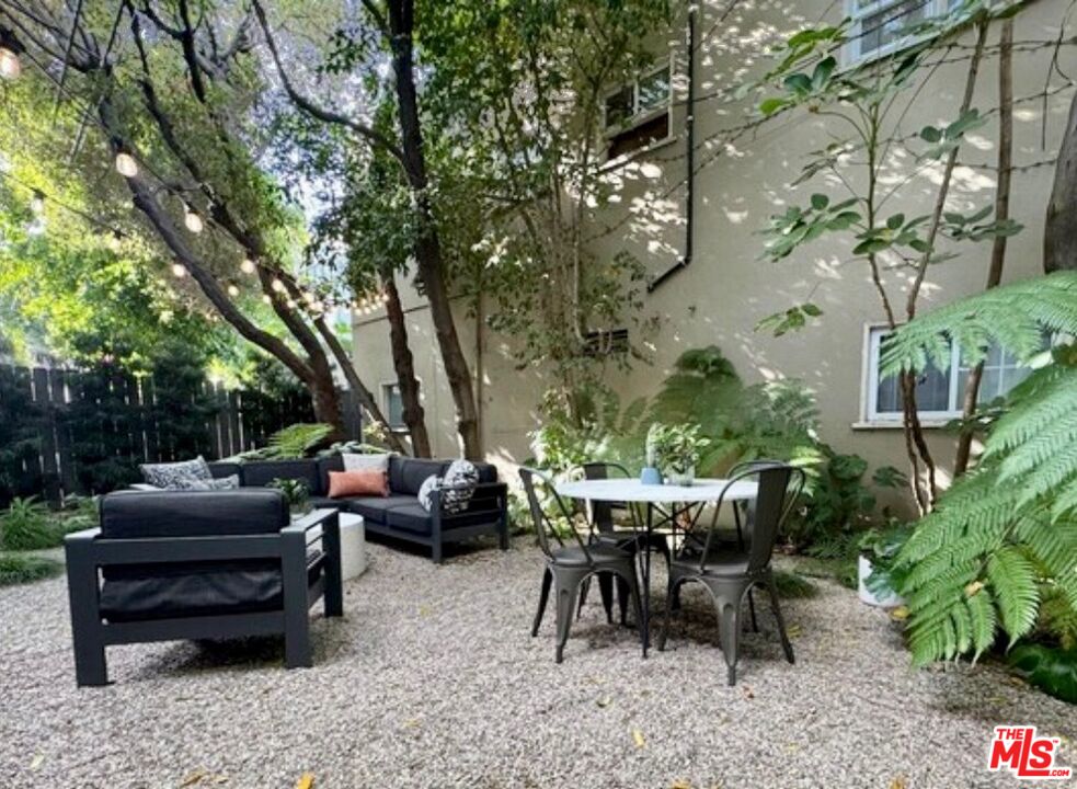 805 N West Knoll Dr Unit: 1