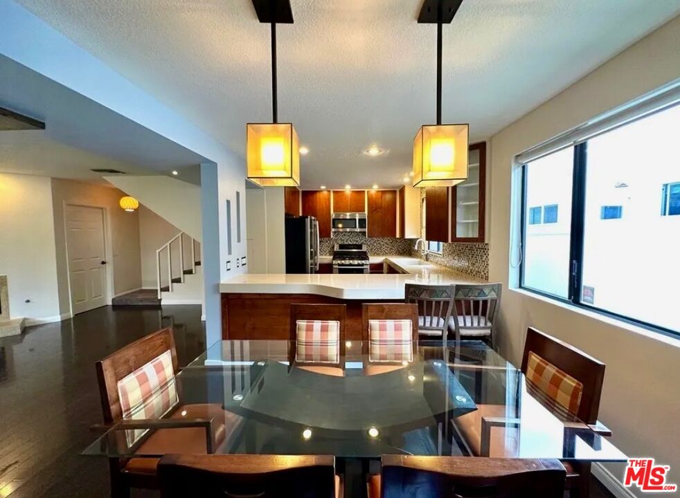 805 N West Knoll Dr Unit: 1