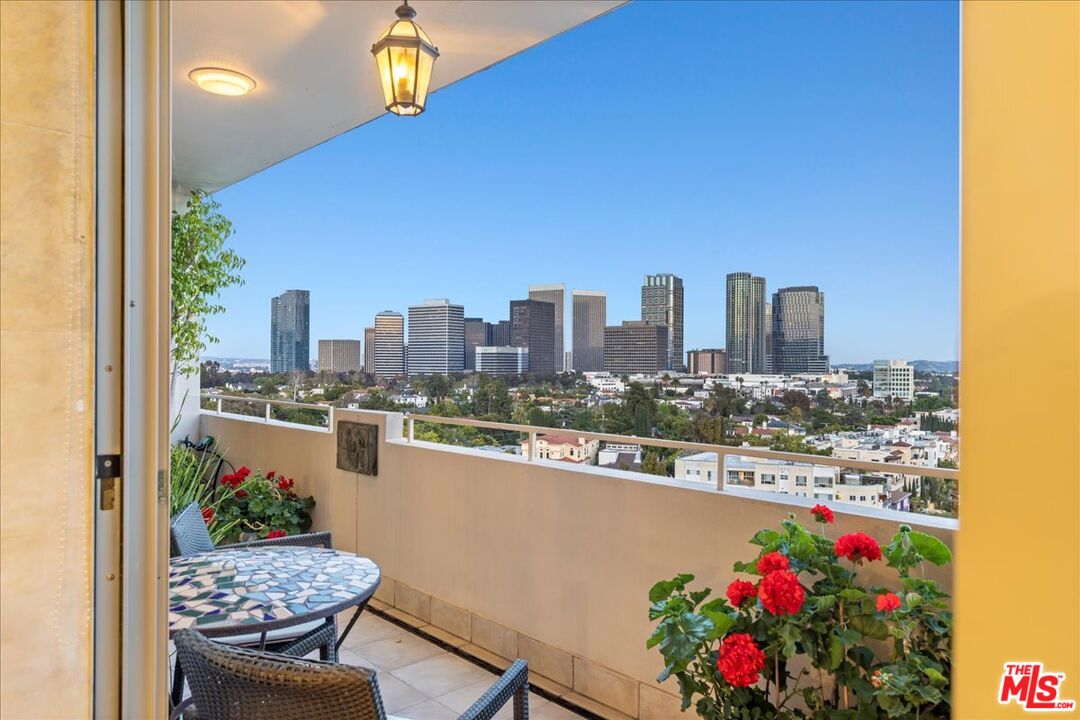 1333 S Beverly Glen Blvd Unit: 904