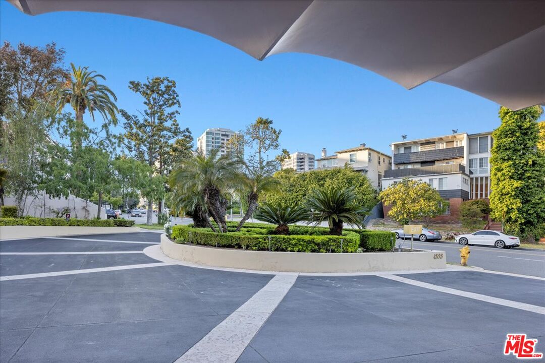 1333 S Beverly Glen Blvd Unit: 904