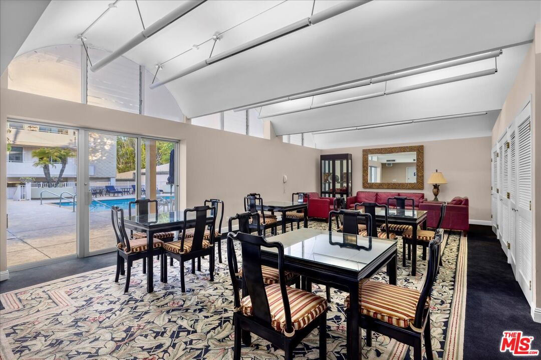 1333 S Beverly Glen Blvd Unit: 904