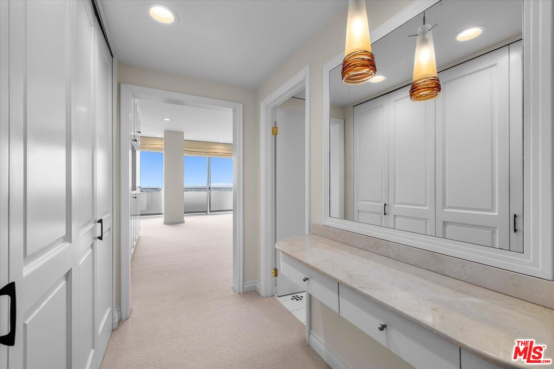 1333 S Beverly Glen Blvd Unit: 904