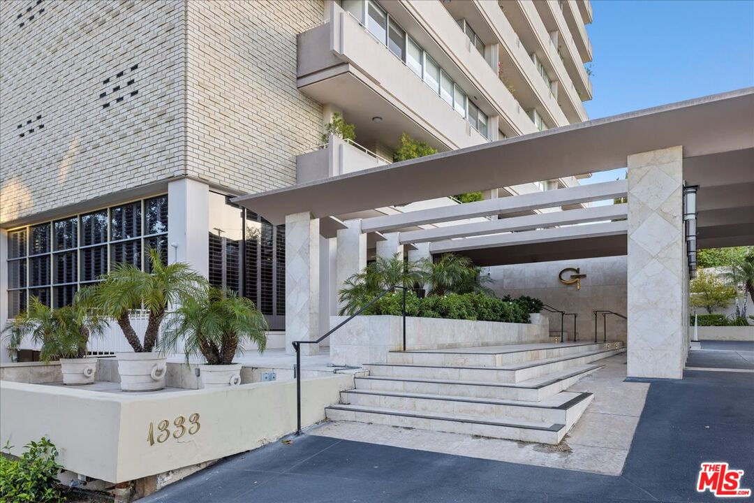 1333 S Beverly Glen Blvd Unit: 904