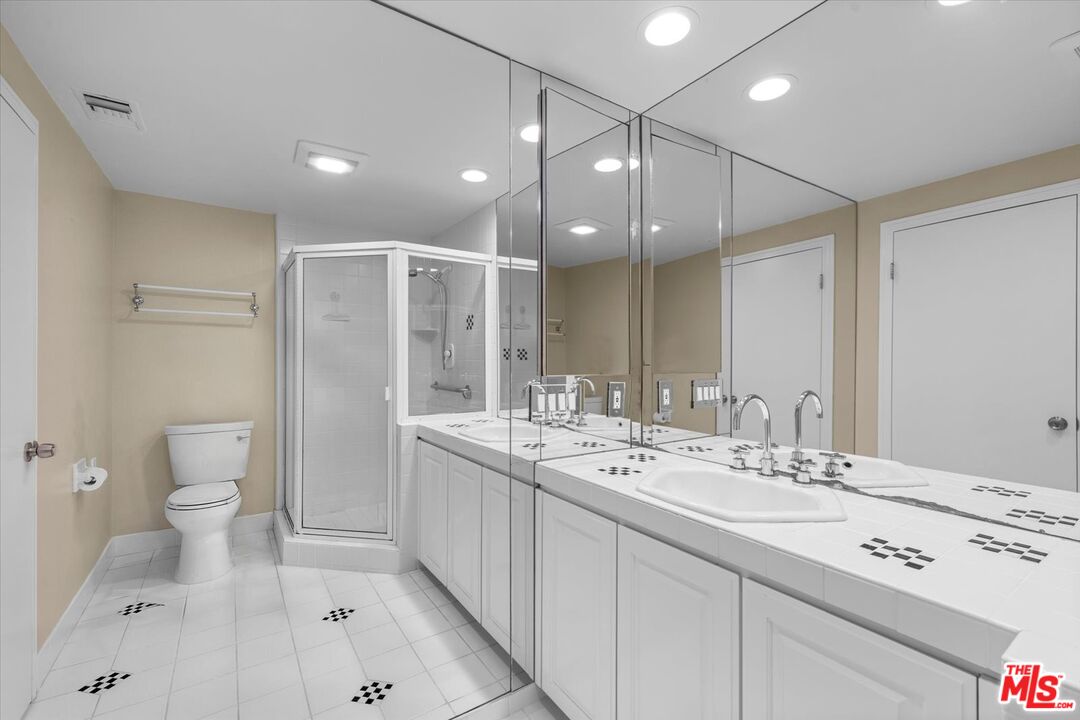 1333 S Beverly Glen Blvd Unit: 904