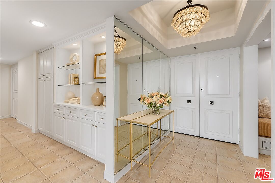 1333 S Beverly Glen Blvd Unit: 904