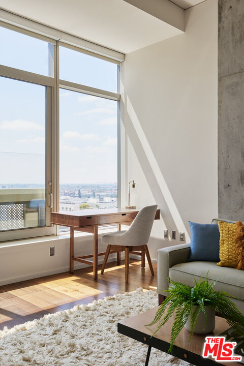 1155 S Grand Ave Unit: 1307