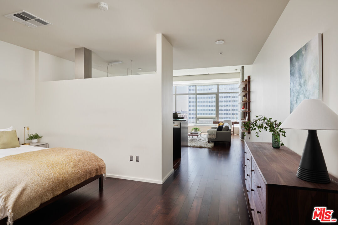 1155 S Grand Ave Unit: 1307