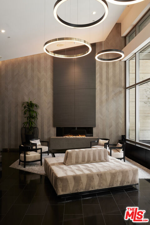 1155 S Grand Ave Unit: 1307