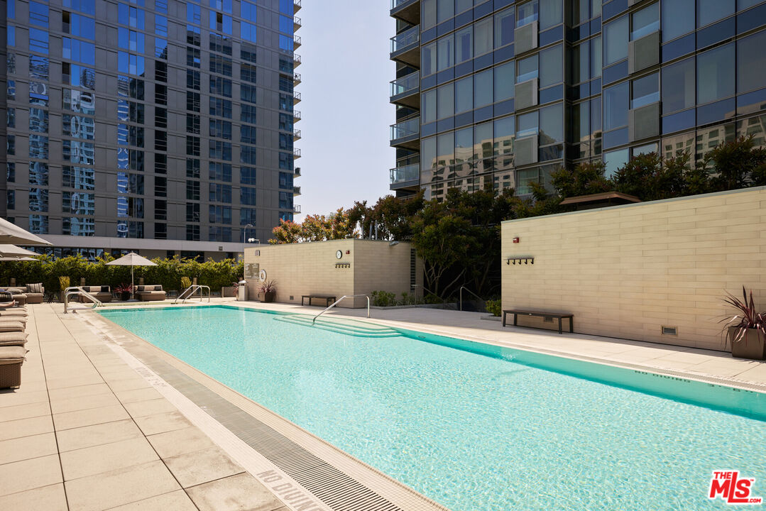1155 S Grand Ave Unit: 1307