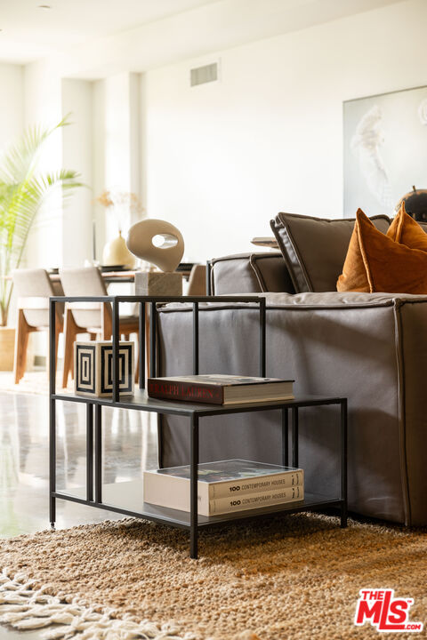 547 N Sweetzer Ave Unit: 103