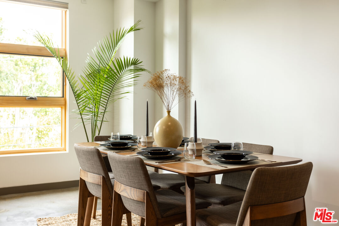 547 N Sweetzer Ave Unit: 103