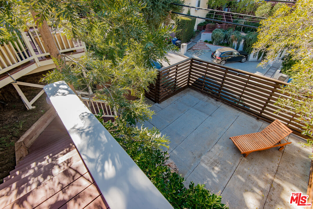 8530 Lookout Mountain Ave