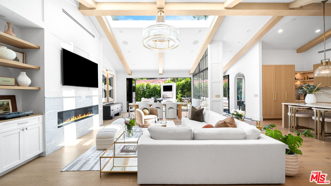 1914 Laurel Canyon Blvd