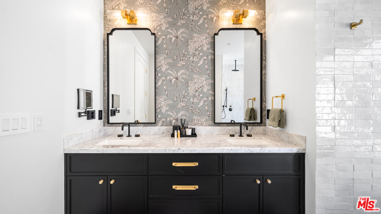 1914 Laurel Canyon Blvd