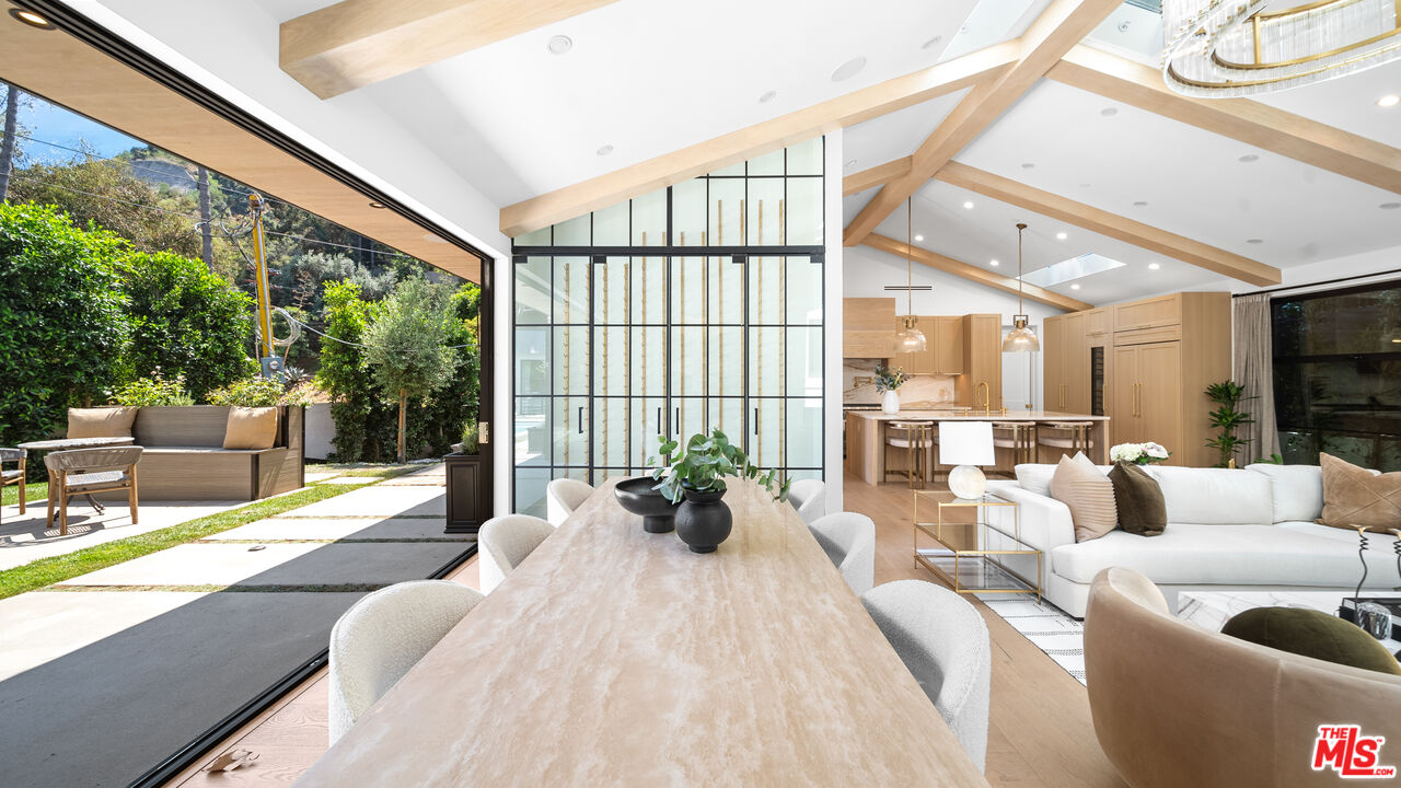 1914 Laurel Canyon Blvd