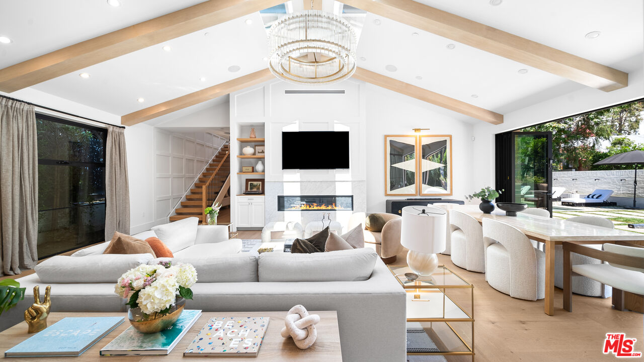 1914 Laurel Canyon Blvd