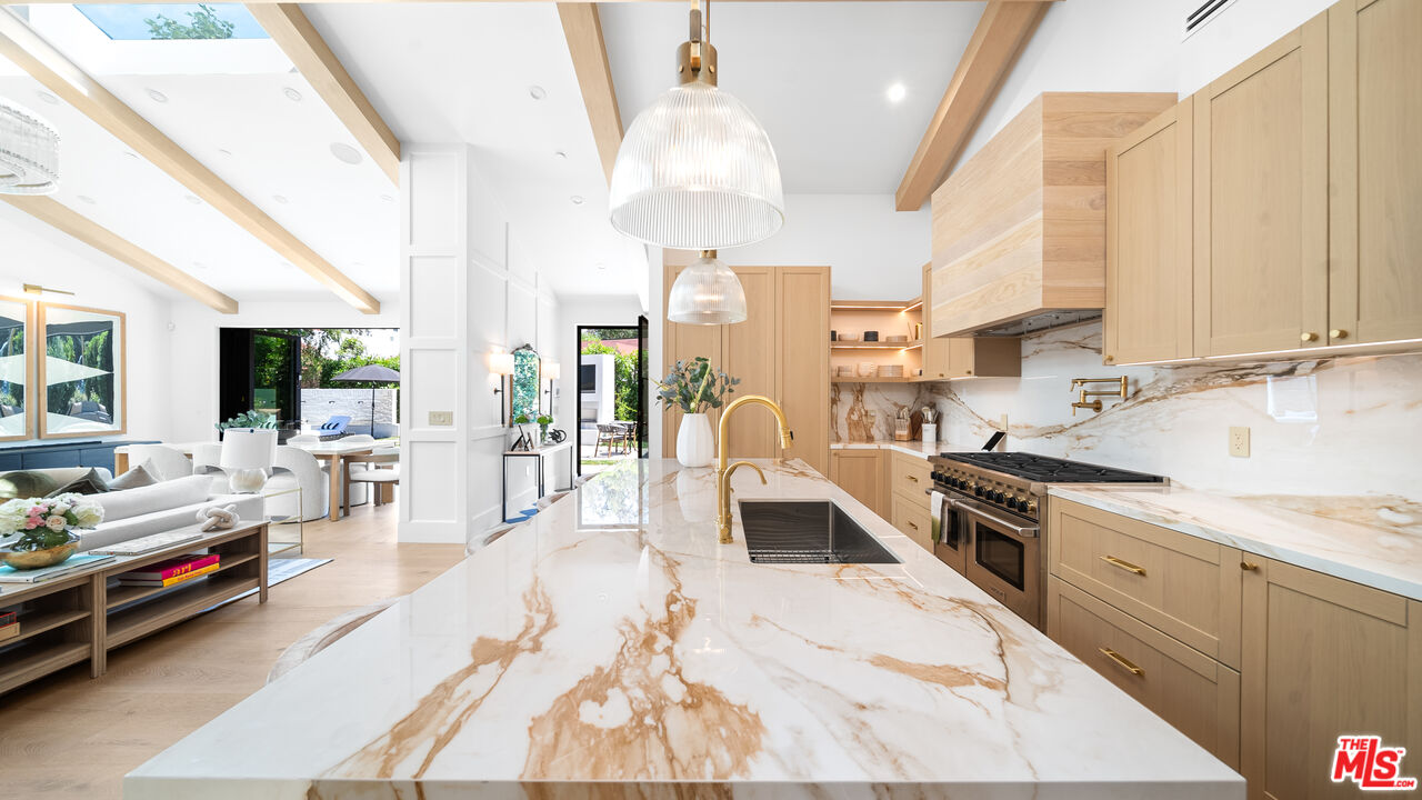 1914 Laurel Canyon Blvd