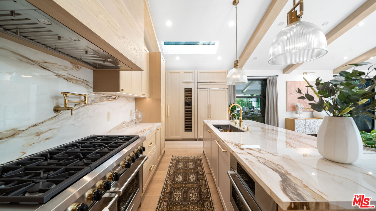 1914 Laurel Canyon Blvd