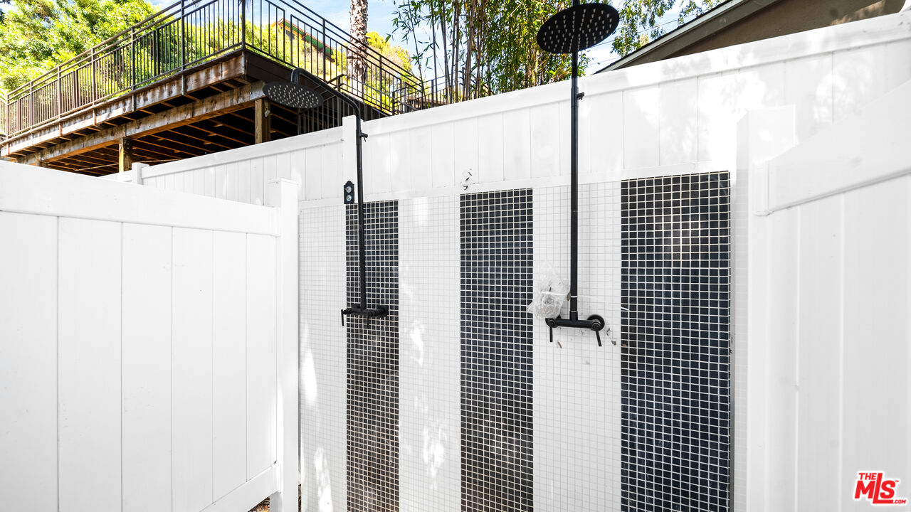 1914 Laurel Canyon Blvd