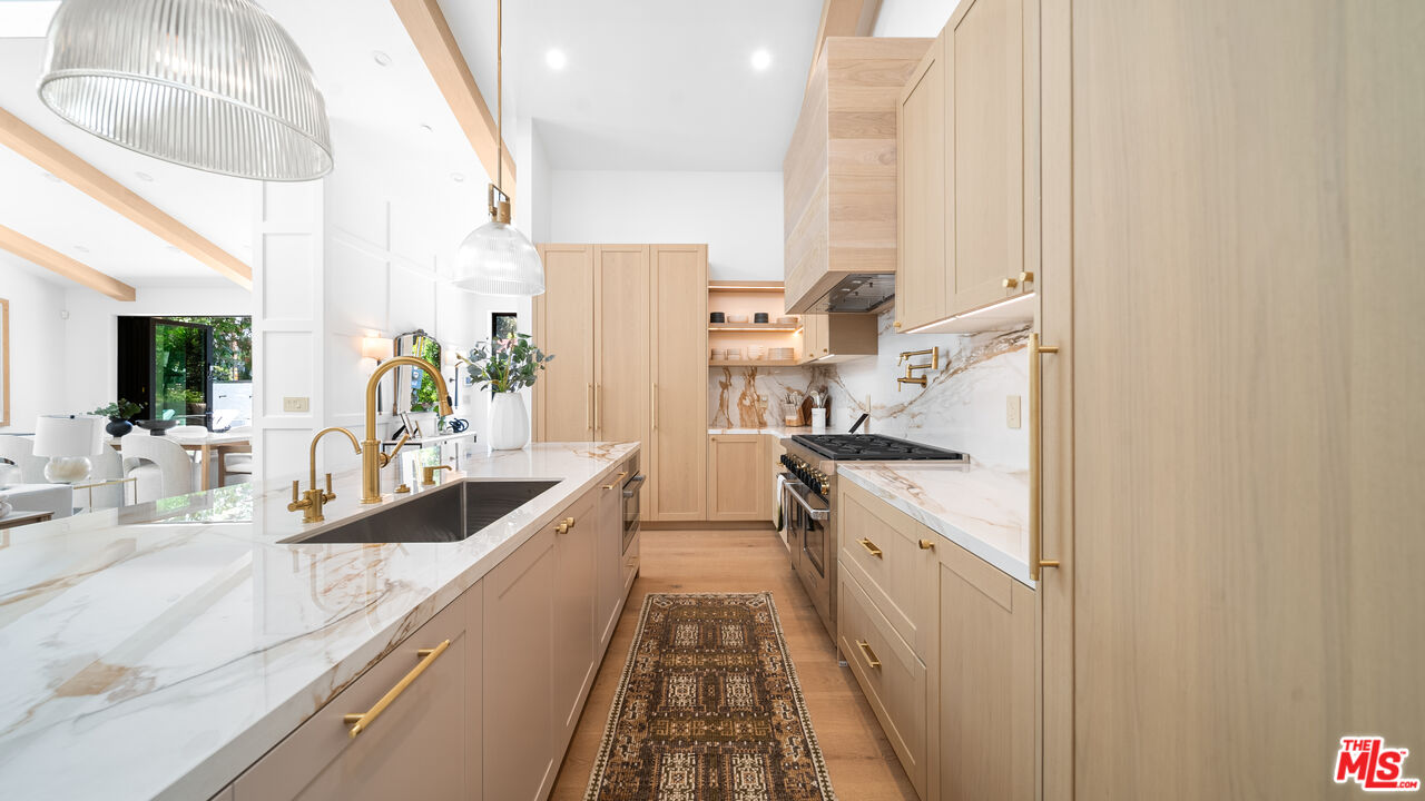 1914 Laurel Canyon Blvd