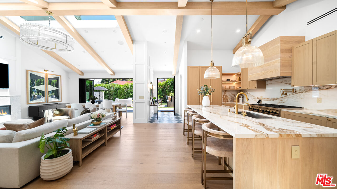 1914 Laurel Canyon Blvd