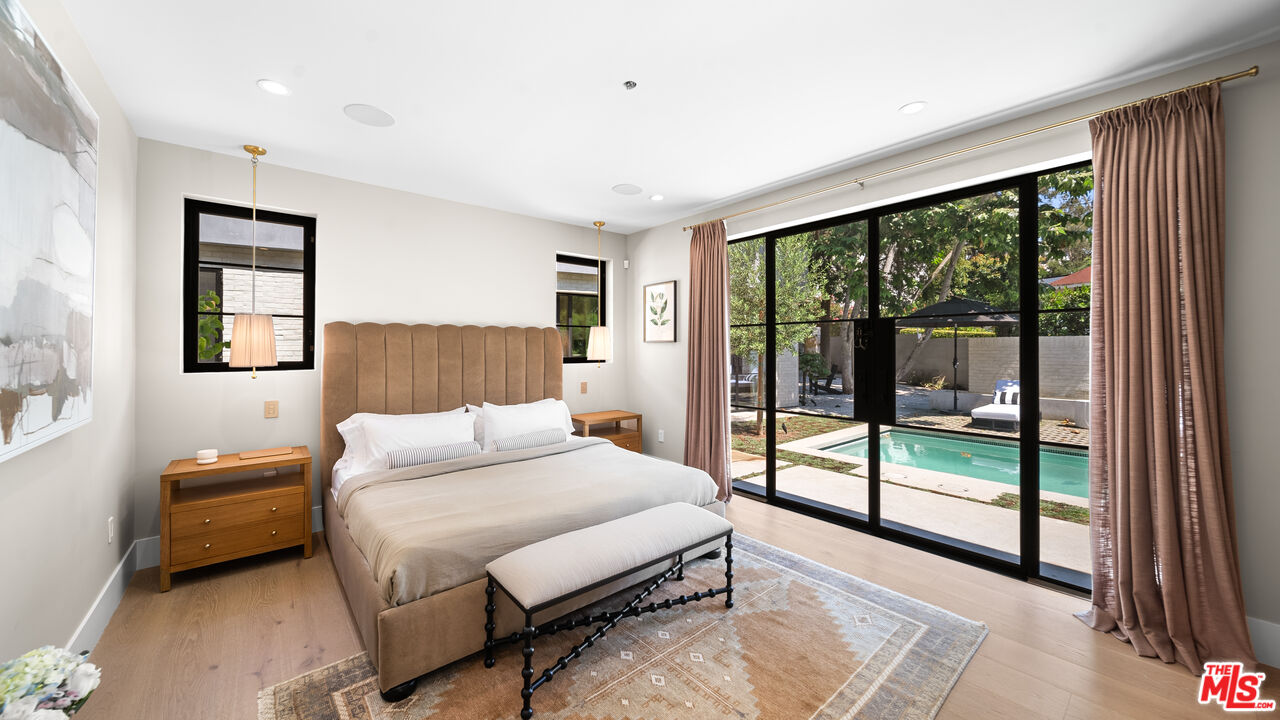 1914 Laurel Canyon Blvd