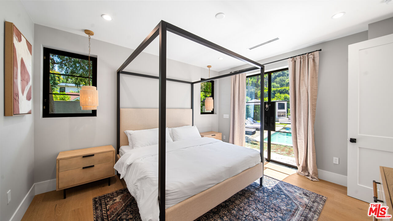 1914 Laurel Canyon Blvd