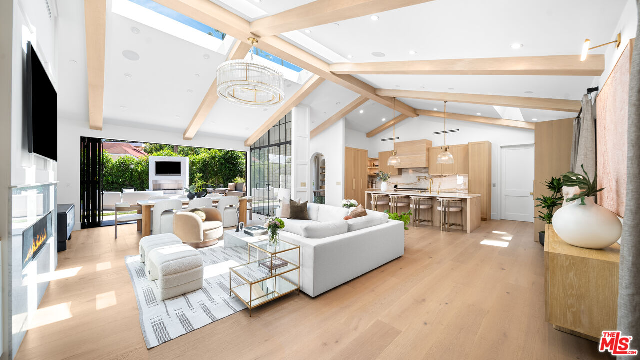 1914 Laurel Canyon Blvd