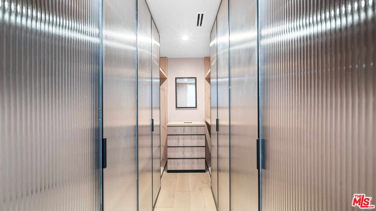 1914 Laurel Canyon Blvd