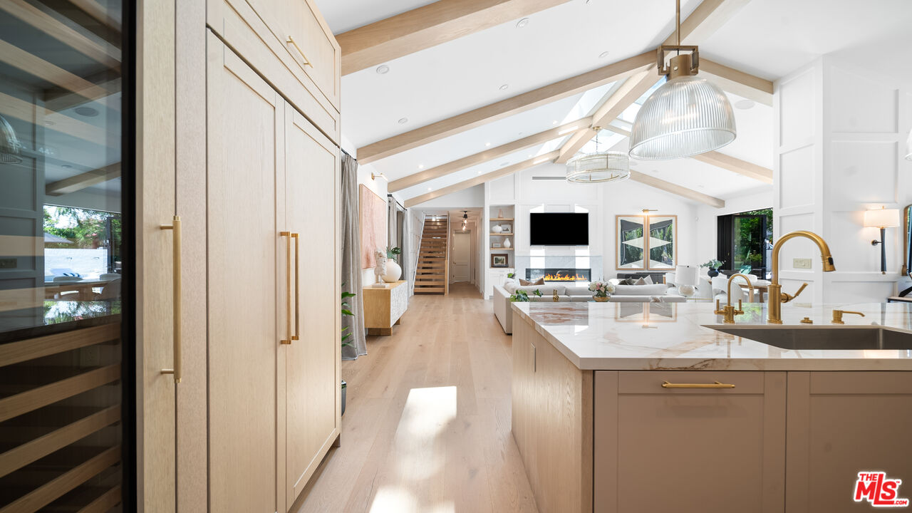 1914 Laurel Canyon Blvd