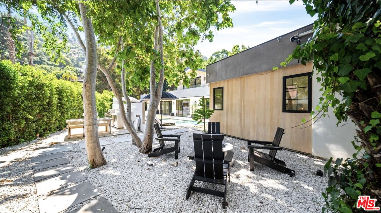1914 N Laurel Canyon Blvd