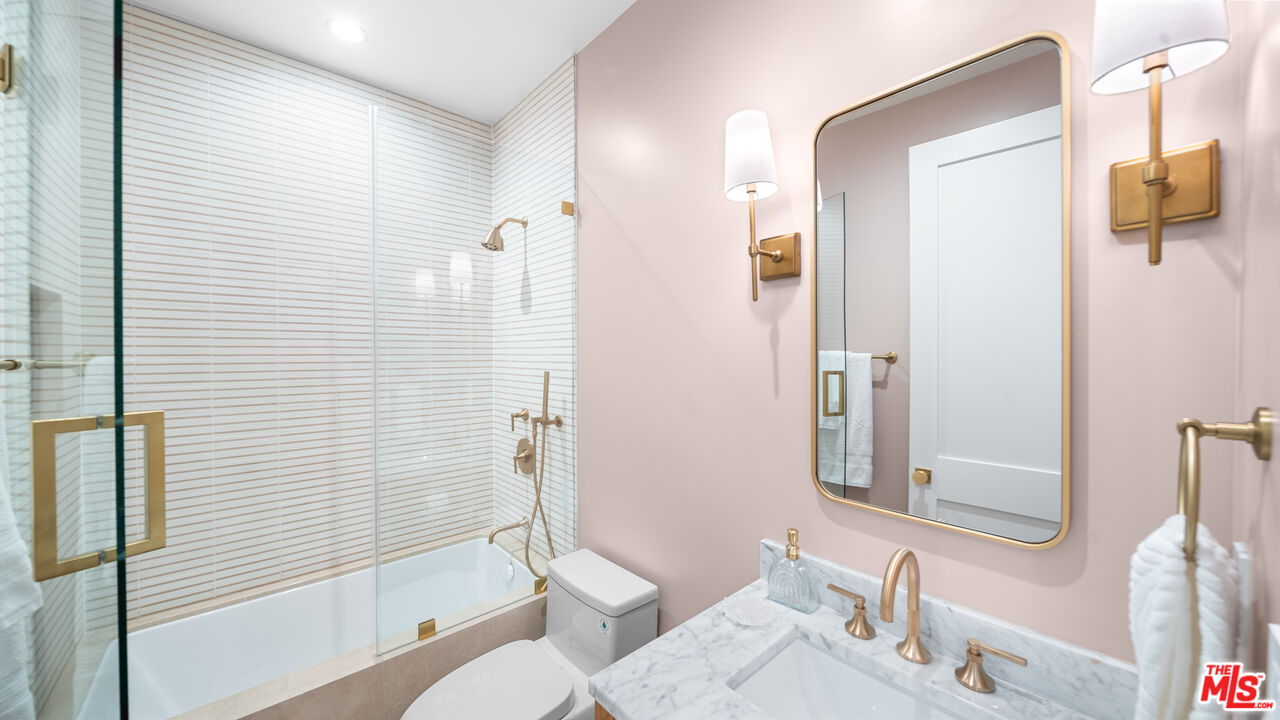 1914 N Laurel Canyon Blvd