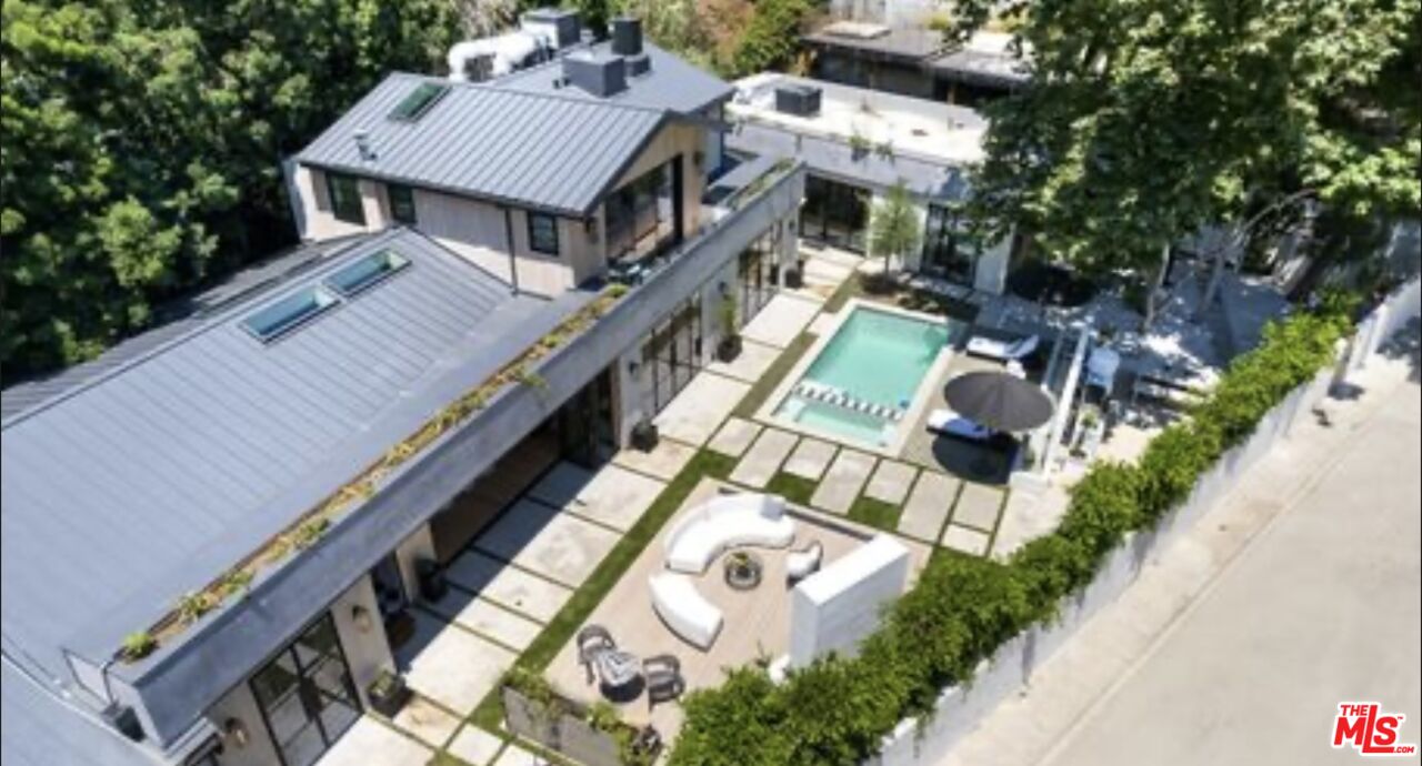 1914 N Laurel Canyon Blvd