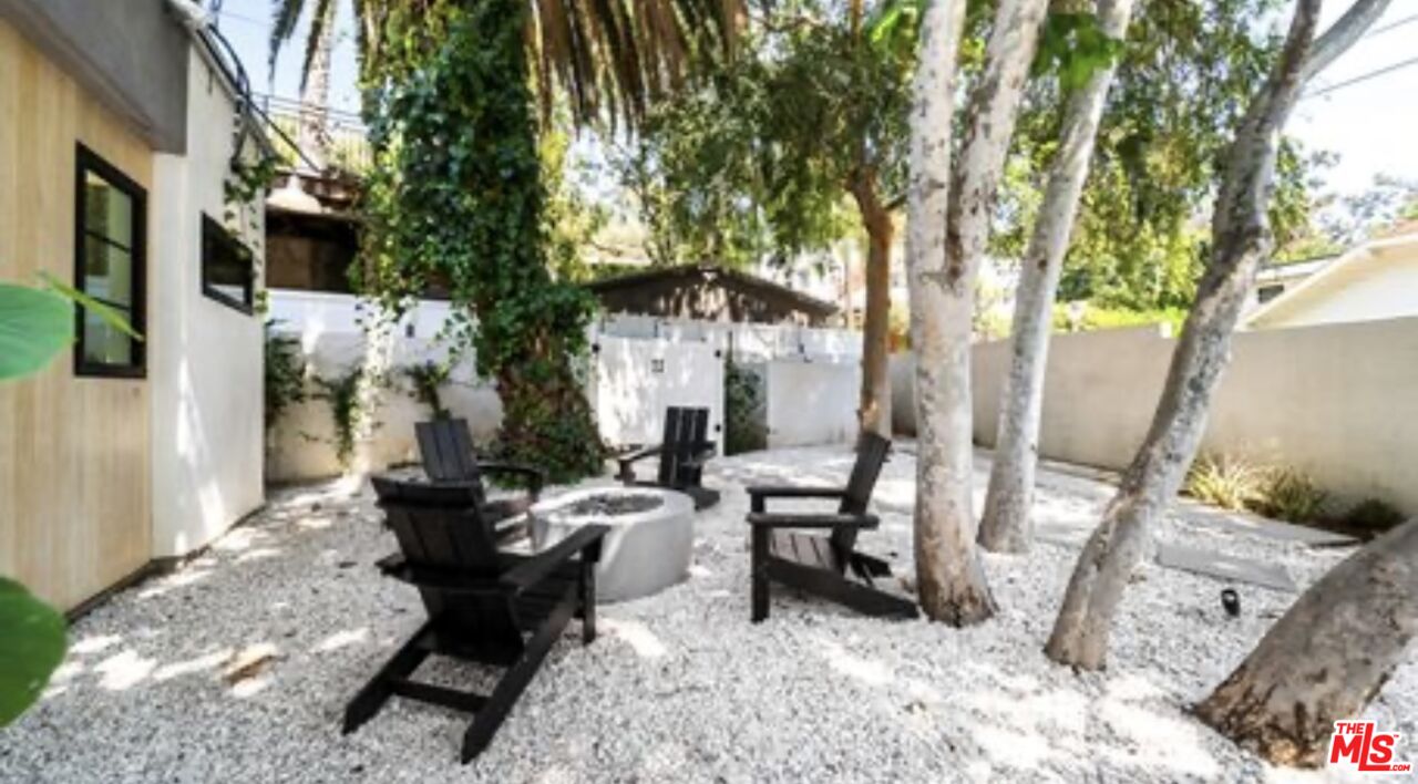 1914 N Laurel Canyon Blvd