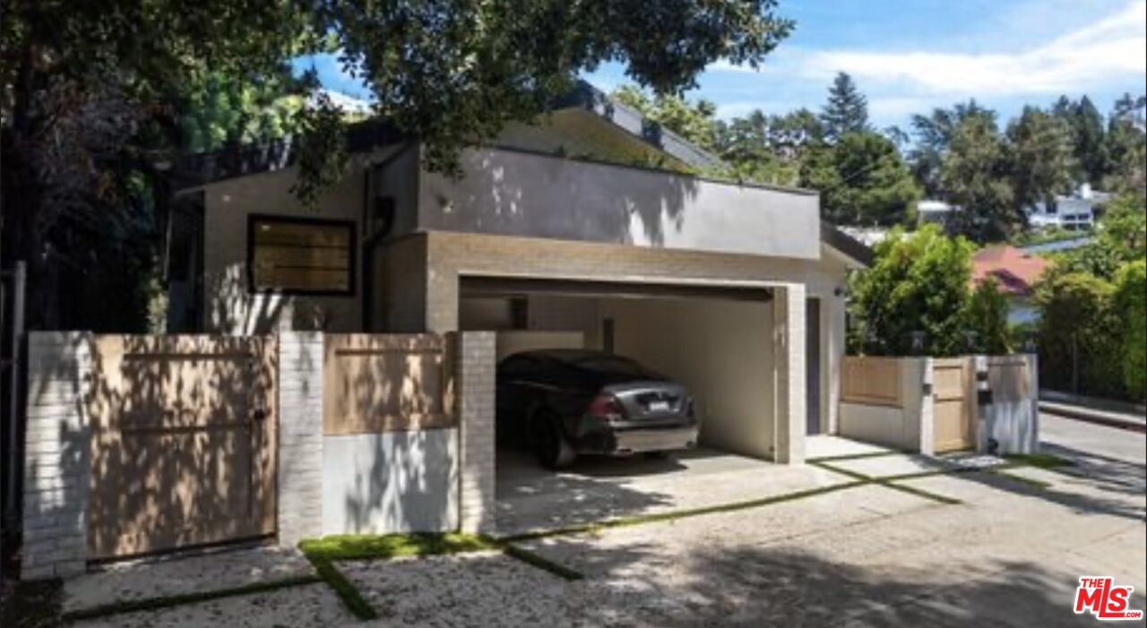 1914 N Laurel Canyon Blvd