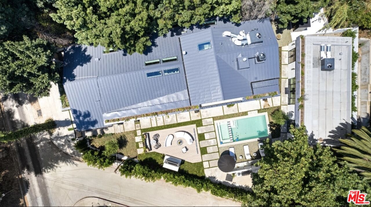 1914 N Laurel Canyon Blvd