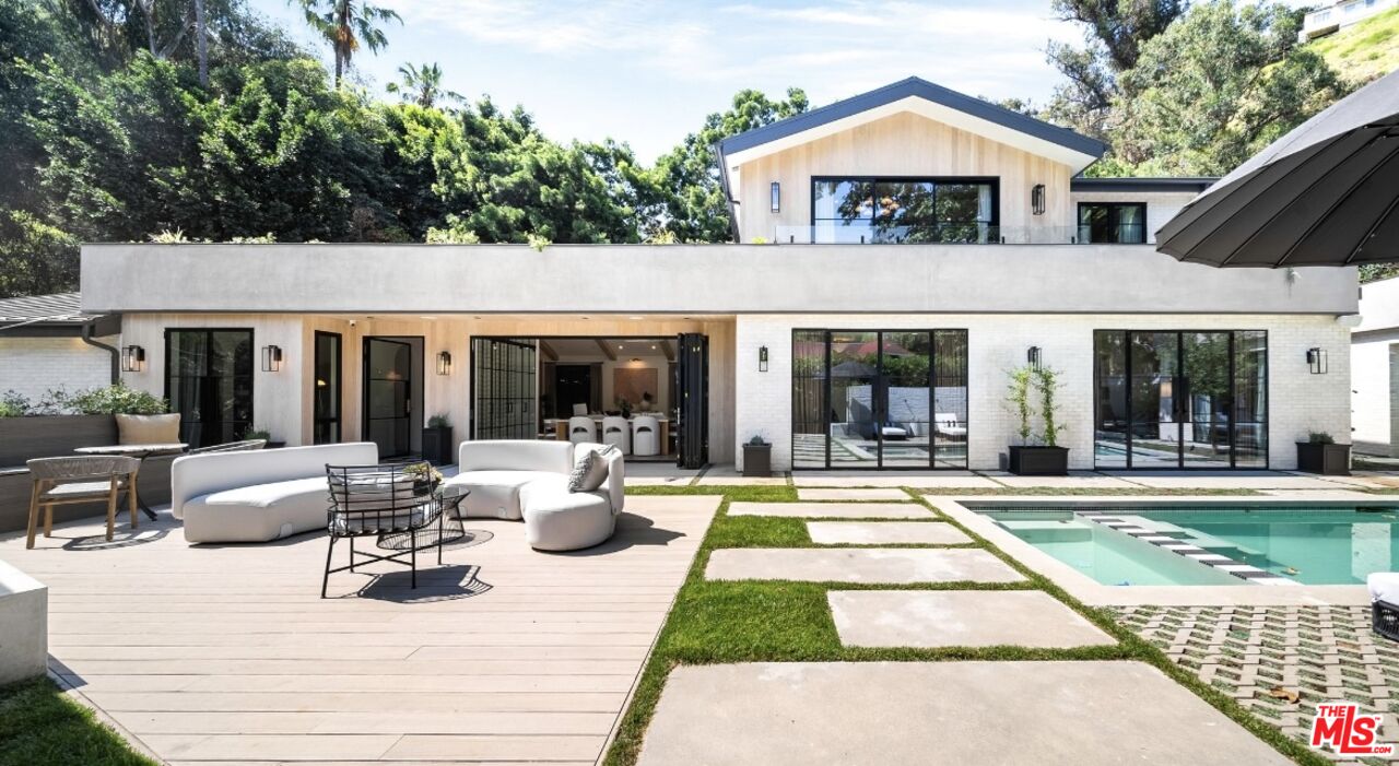 1914 N Laurel Canyon Blvd