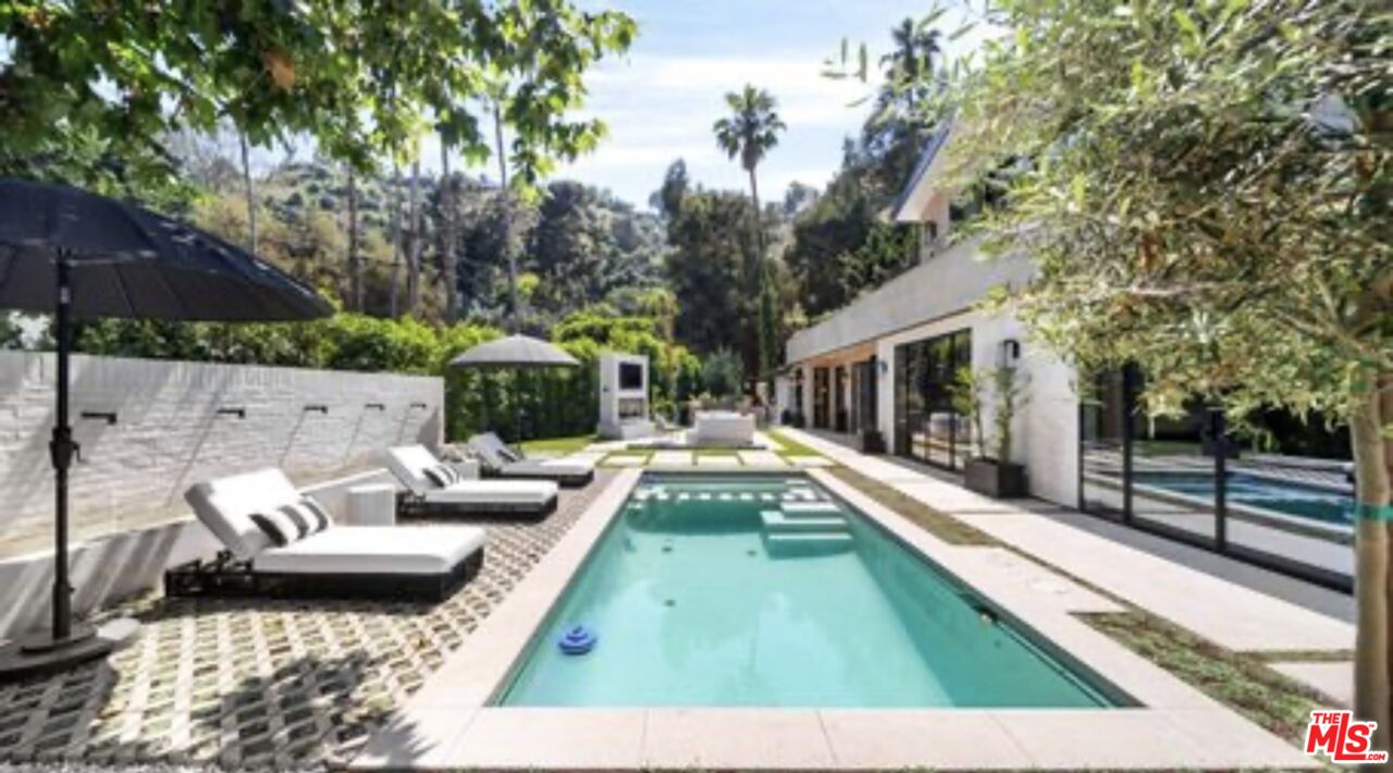 1914 N Laurel Canyon Blvd