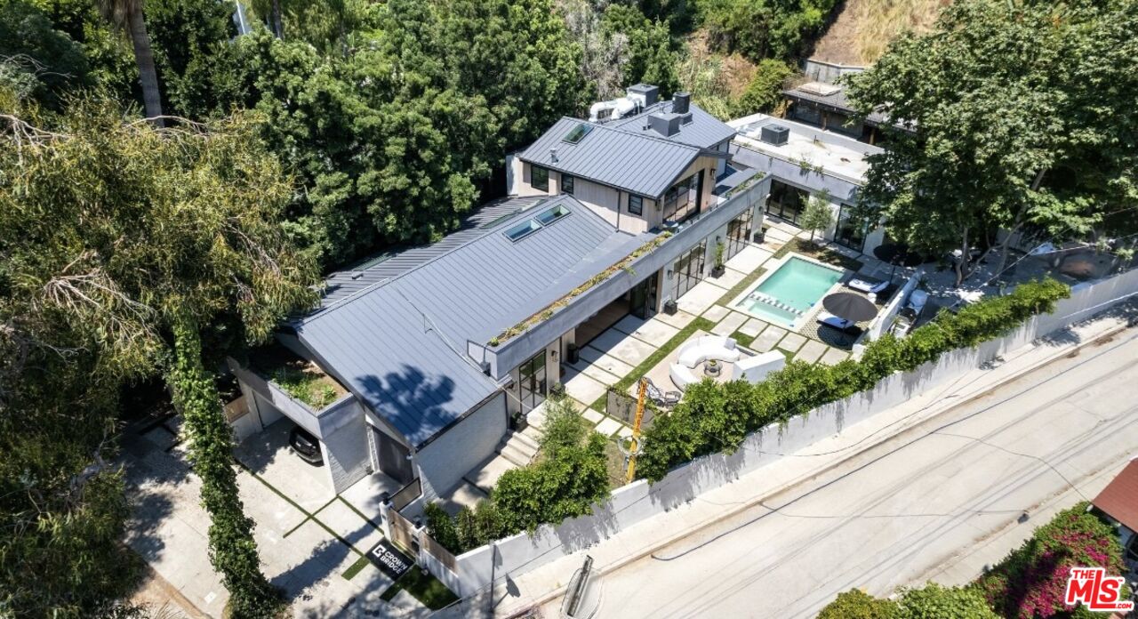 1914 N Laurel Canyon Blvd