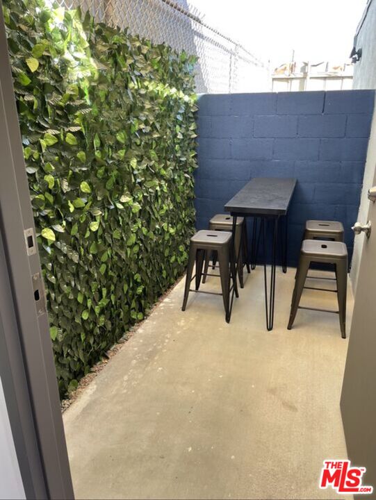 15328 S San Pedro St