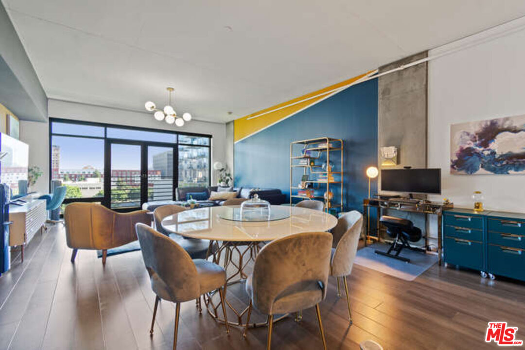 1111 S Grand Ave Unit: 716