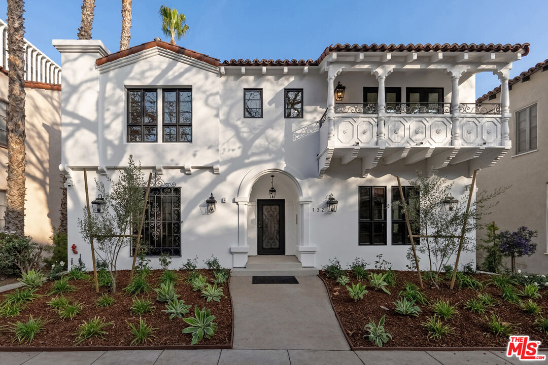 132 S Oakhurst Dr Unit: 8