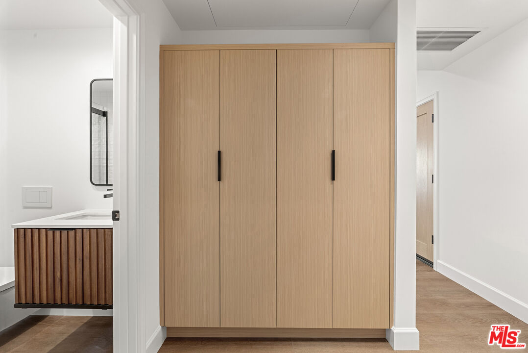 132 S Oakhurst Dr Unit: 8