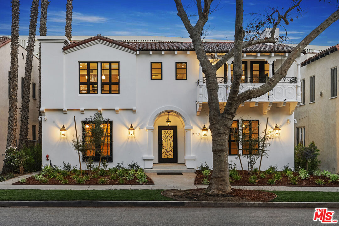 132 S Oakhurst Dr Unit: 8