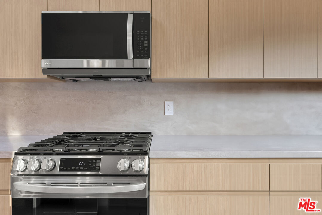 132 S Oakhurst Dr Unit: 8