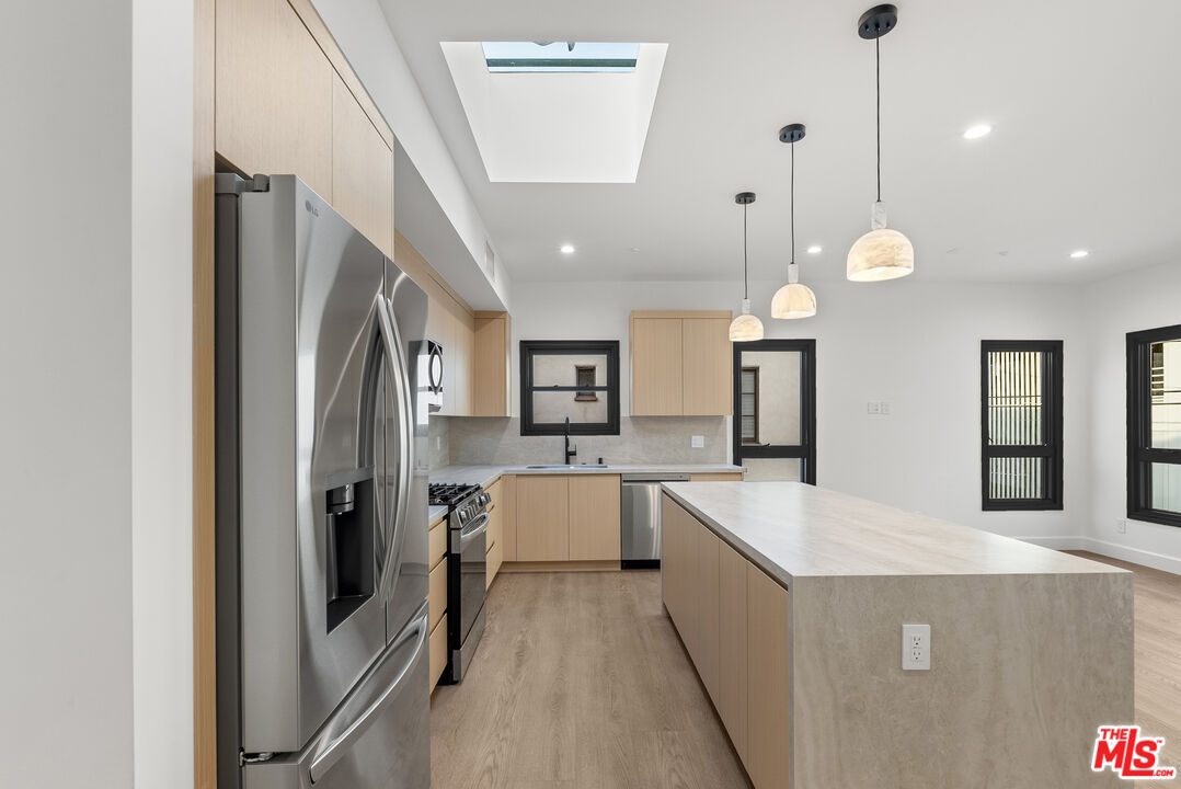 132 S Oakhurst Dr Unit: 8